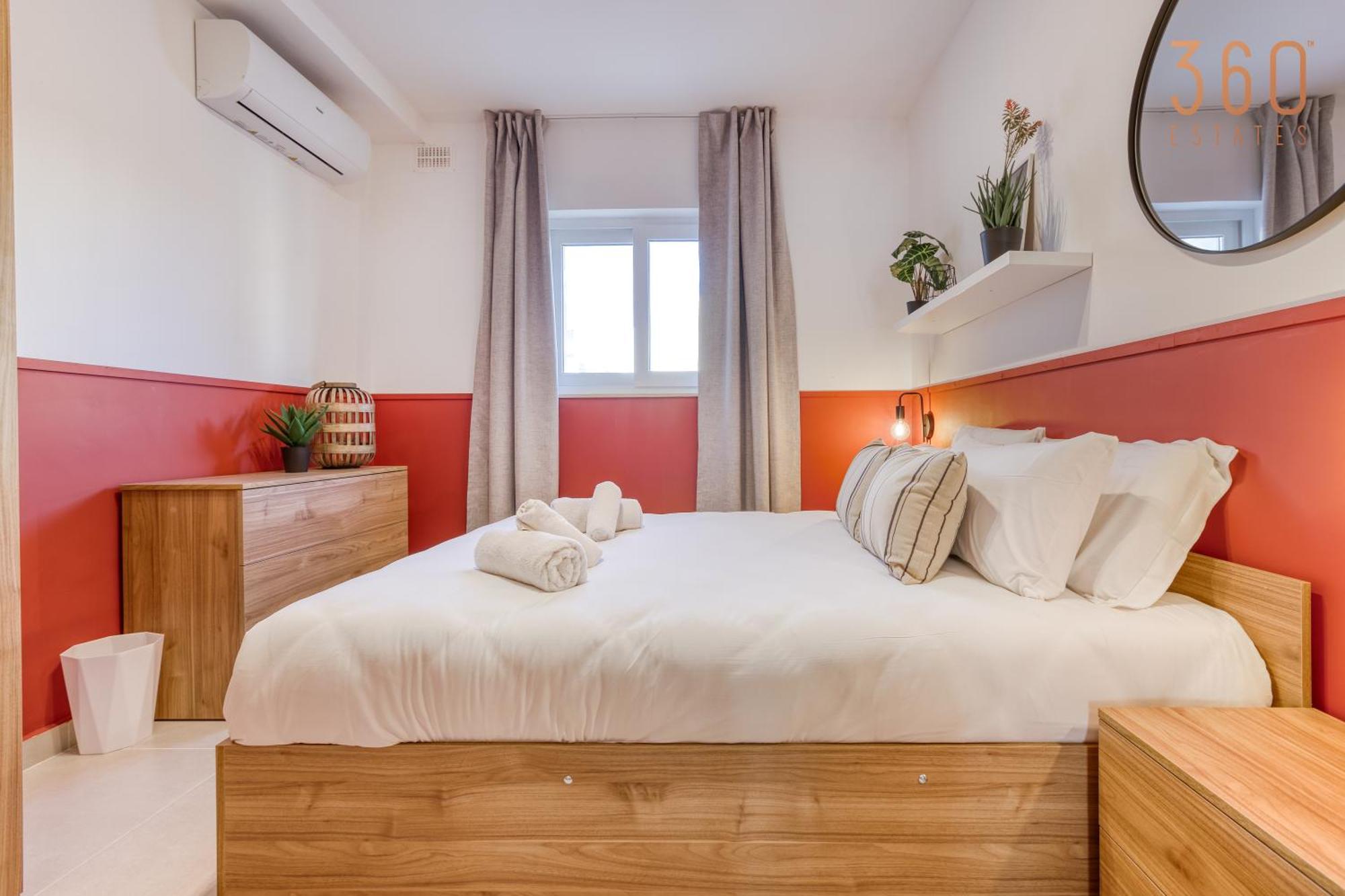 Urban Square Elite By 360 Estates * Pietà